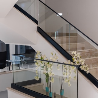 VetroMount dry glaze base shoe stair railing
